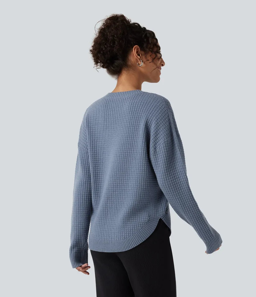 AVENDROO Origin — Curved-Hem Sweater