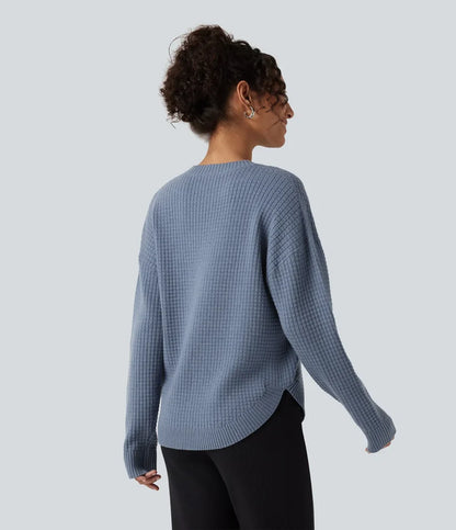 AVENDROO Origin — Curved-Hem Sweater